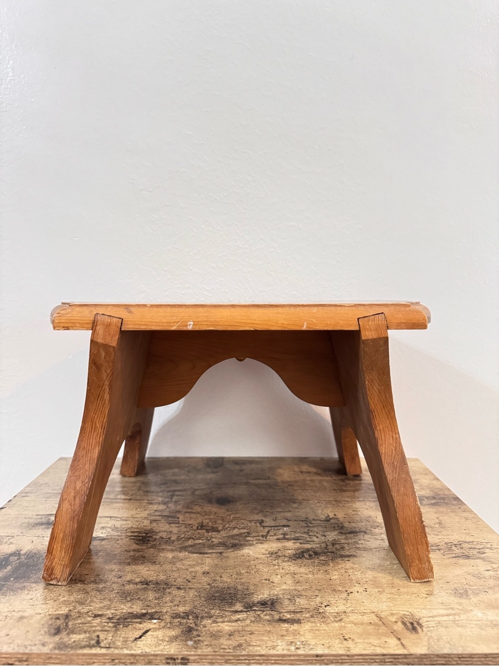 Friends Hand Painted Wooden Stool - Picture 4 of 11